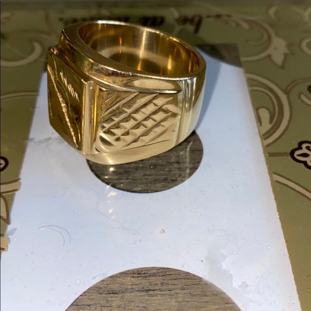 Ring - Picture 2 of 3